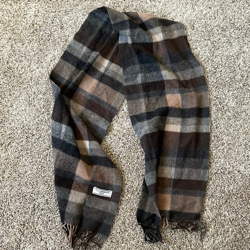 Via Condotti Roma Scarf